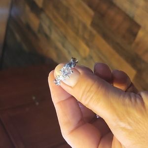 Simulated diamond solitary ring